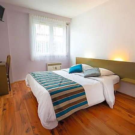 Contact Du Ladhof Hotel 2*